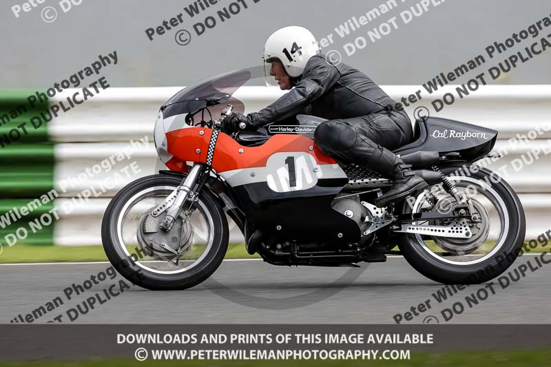 Vintage motorcycle club;eventdigitalimages;mallory park;mallory park trackday photographs;no limits trackdays;peter wileman photography;trackday digital images;trackday photos;vmcc festival 1000 bikes photographs